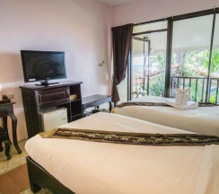 Одноместный номер Standard с видом на море двуспальная кровать в Chang Cliff Resort