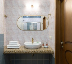 Апартаменты с эркером и душем в My Favourite Garden Hotel