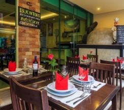 Номер Standard c 1 комнатой в "room in Guest Room - Guesthouse & Restaurant Belvedere - Central Bedroom With Ac Near Patong Beach"