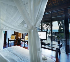 Двухместное Pool Villa Suite No. 3 oceanfront двуспальная кровать в Silavadee Pool Spa Resort
