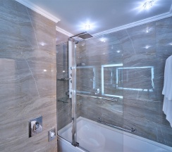 Улучшенный номер c 1 кроватью или 2 раздельными в Author Boutique Hotel
