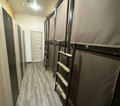 Кровать в 8-местном общем номере (без окна) в Dream hostel