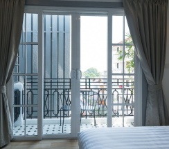 Двухместный номер Standard с балконом двуспальная кровать в White Ivory Bed & Breakfast