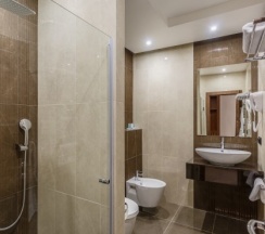 Двухкомнатный номер «ЛЮКС» в Riverside Hotel