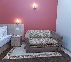 КОМФОРТ 3-местный (с диванчиком). Новый номерной фонд в MaxxRoyal