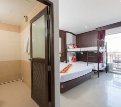 Четырёхместный номер Standard в Patong Buri
