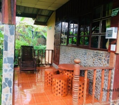 Бунгало с красивым видом из окна в Phuphet Hill Resort