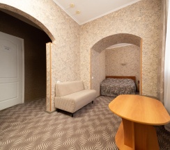 Номер улучшенный полулюкс с 1 двуспальной кроватью в Москва