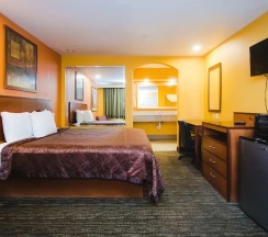 Номер Standard в Express Inn Gulf Bank