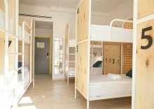 Кровать в 10-местном общем номере для мужчин и женщин в Netizen Moscow Rimskaya