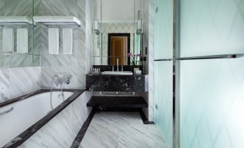 Номер «Гранд Делюкс» в Балчуг Кемпински Москва