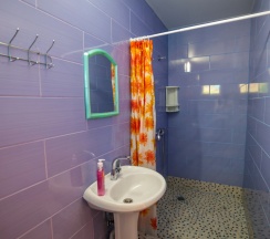 Четырёхместный номер Standard с балконом в Дельфин