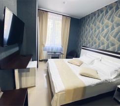 Стандартный номер на двоих в Mojo hotel