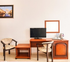 СТУДИЯ с панорамными окнами и видом на горы в Greek house viva hotels group