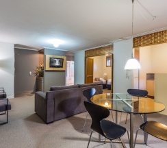 Апартаменты с 2 комнатами с балконом в Airport International Hotel Brisbane