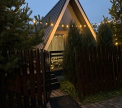 Дом-шалаш в Дом у озера