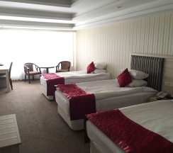 Трёхместный номер Standard в Royal hotel