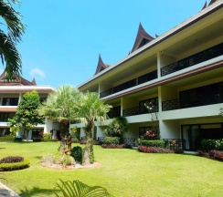 Номер Deluxe с балконом и с видом на озеро в Serenity Lakeside Resort
