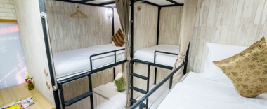 Кровать в общем номере (женский номер) в Hostel At Thonglor