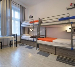 Кровать в общем номере в Hostel Lwowska 11