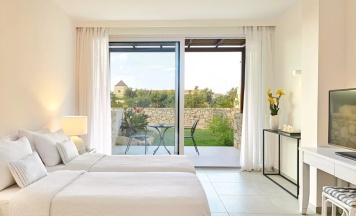 Мезонет семейный Casa Marina с видом на сад в Grecotel Marine Palace & Aqua Park