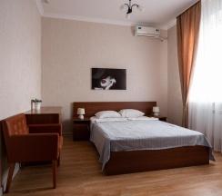 Номер полулюкс с 1 двуспальной кроватью в Djump hotel