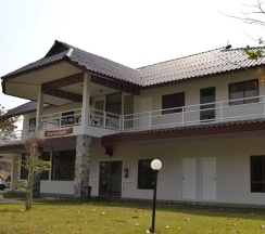 Коттедж с 6 комнатами в Phudara Resort