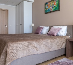 Трехкомнатные улучшенные апартаменты с двумя спальнями (7 этаж) в Real Apartments Sochi