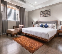 Двухместный люкс Executive с балконом двуспальная кровать в Grand Asoke Suites Boutique Residence