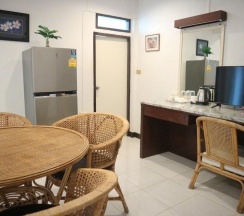 Трёхместный номер Standard с балконом в Sunshine Guest House