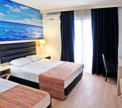 Двухместный номер Standard с видом на окрестности двуспальная кровать в Club Aqua Plaza