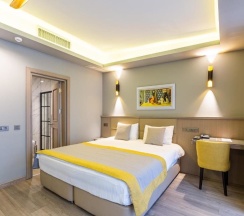 Трёхместный номер Superior в Seraglio Hotel & Suites