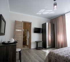 Улучшенный двухместный номер с кроватью "King-size" и балконом в Hotel La V