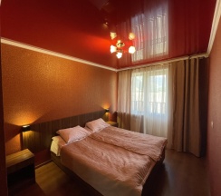 Двухместный номер Standard № 2 с видом на горы двуспальная кровать в Ёлка и камин