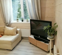 Шестиместный коттедж с 3 комнатами с красивым видом из окна в У Любы