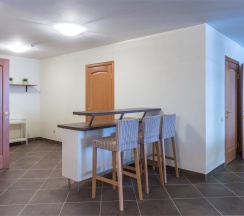 18-ти местный дом в Прибрежном поселке в Бутик