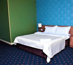 Двухместный номер Standard с балконом двуспальная кровать в Gokai Hotel
