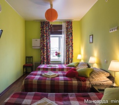 Семейный номер Эконом класса для 3-х человек с общей ванной комнатой в Мансарда