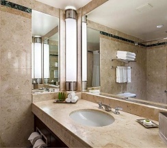 Четырёхместный номер Standard в Hotel Bonaventure Montreal