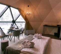 Геокупол Замки Луары в Вазуза Лав