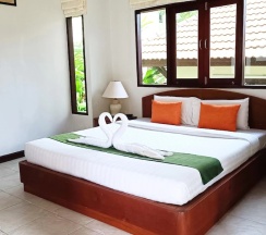 Двухместное бунгало с видом на сад двуспальная кровать в La Mer Samui Resort