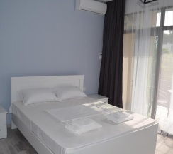 Трёхместный номер Standard с балконом в Guest House Madonna