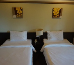 Двухместный номер Standard с балконом 2 отдельные кровати в Narakul Resort Hotel