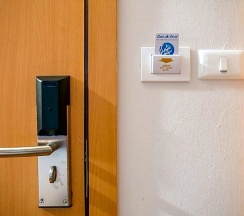 Одноместный номер Deluxe с видом на город двуспальная кровать в Casa de Coral Phuket