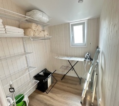 Коттедж с 3 спальнями и подогреваемым бассейном на отдельном участке в Премьер