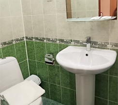 Двухместный номер "Комфорт" с террасой и отдельным входом (1 этаж) в Багира