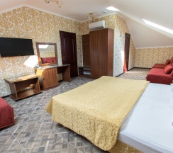 Мансардный семейный без балкона в Karap palace hotel