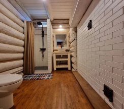 Шестиместный дом Русский в Глэмпинг на озере Сиг