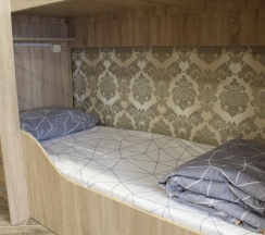 Кровать в общем номере (мужской номер) в Game