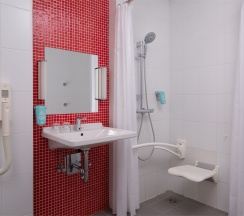 Номер Standard с двуспальной кроватью в Ibis Москва центр Бахрушин